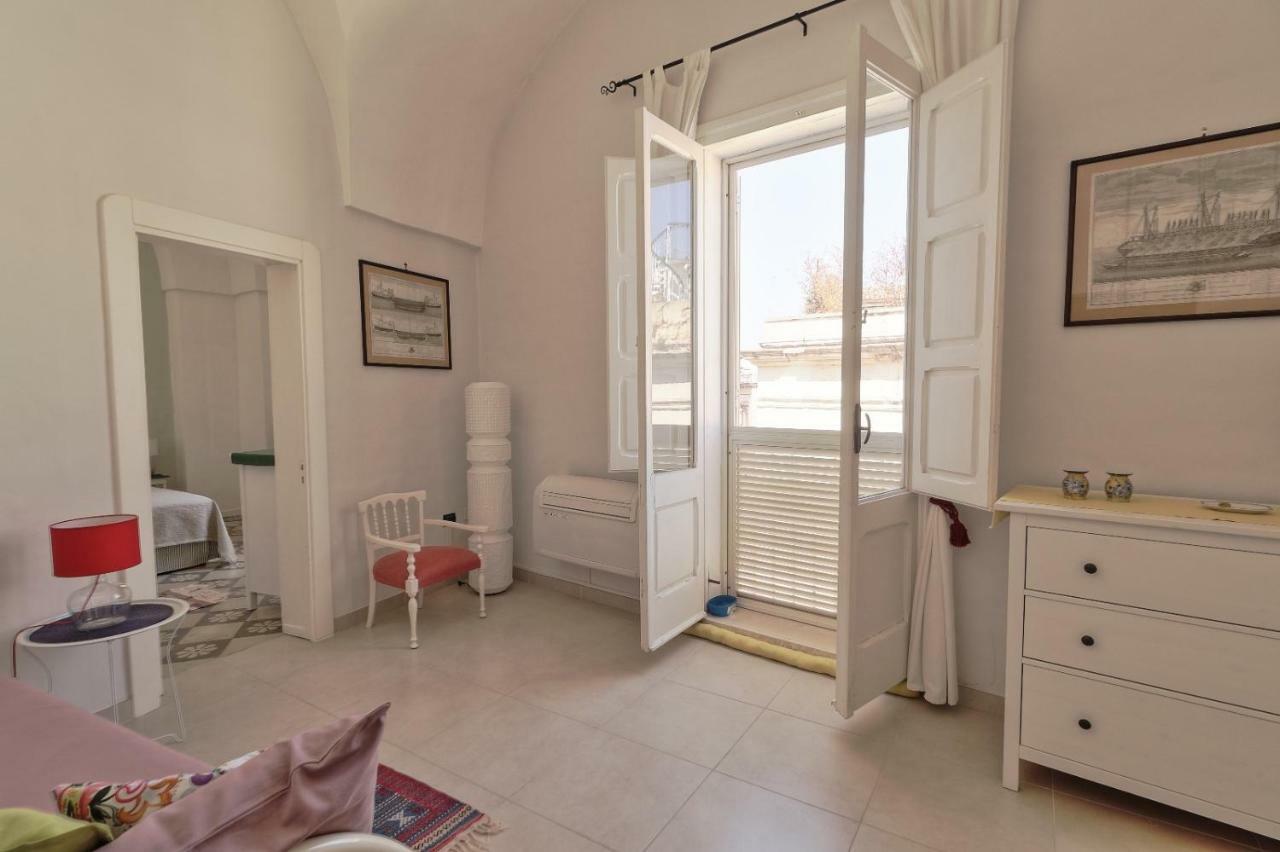 Slow Lecce - Old Town Apartment Sit Exterior photo